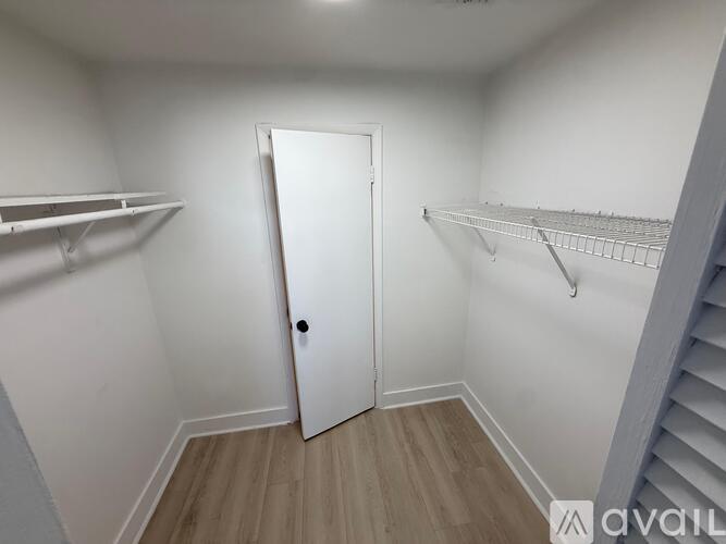 12215 W Dixie Hwy 2 Beds Apartment for Rent - Photo gallery 3