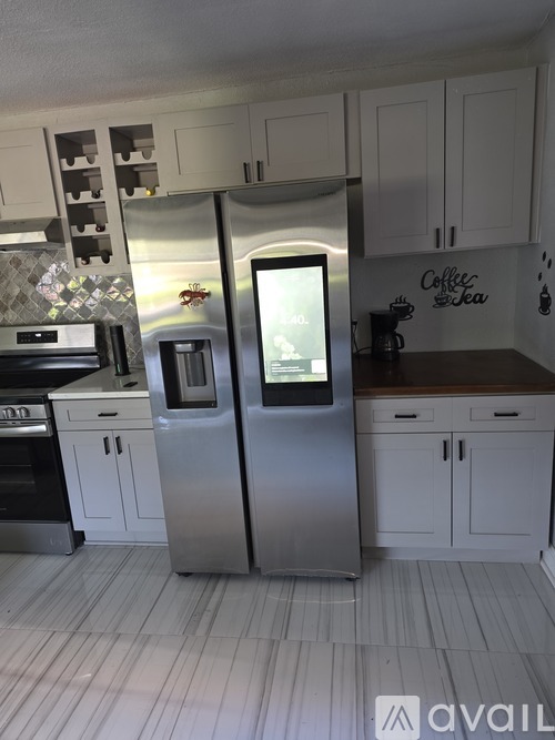 927 11th Street 4 Beds Single Family Home for Rent - Photo gallery 1