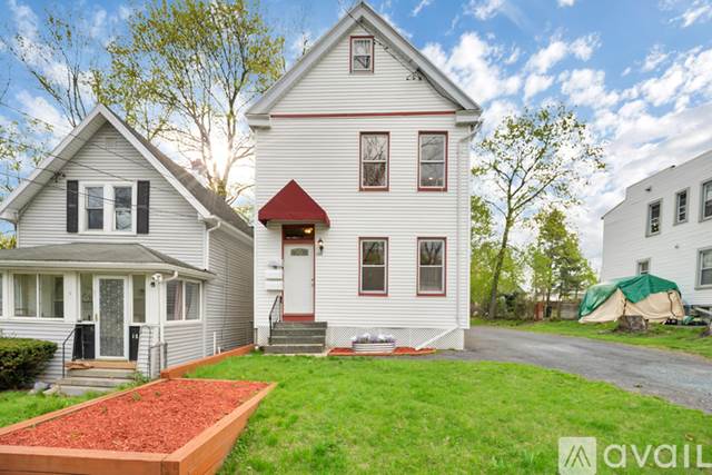 2-bedroom apartment at 185 Ford Avenue in Troy, NY