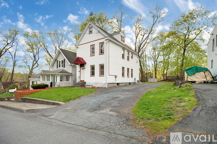 185 Ford Avenue 2 Beds Apartment for Rent - Photo gallery 2