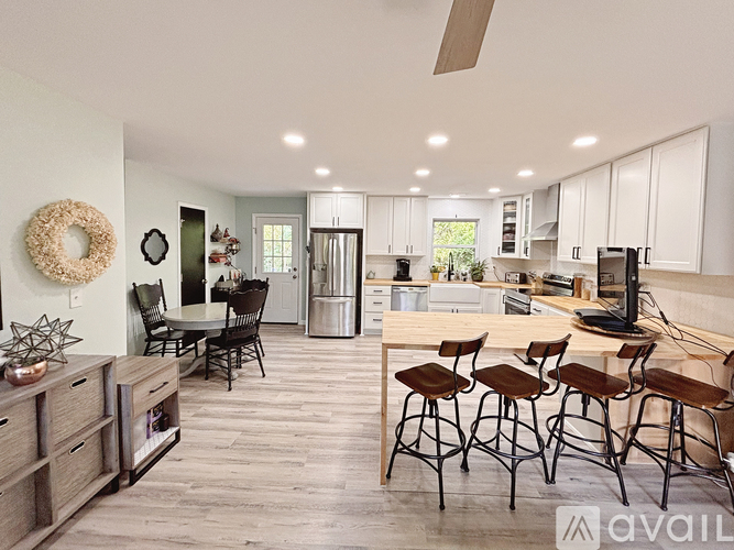 2405 Stephens Road 3 Beds Single Family Home for Rent - Photo gallery 3