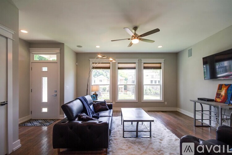 1809A 7th Avenue North 3 Beds Single Family Home for Rent - Photo gallery 2