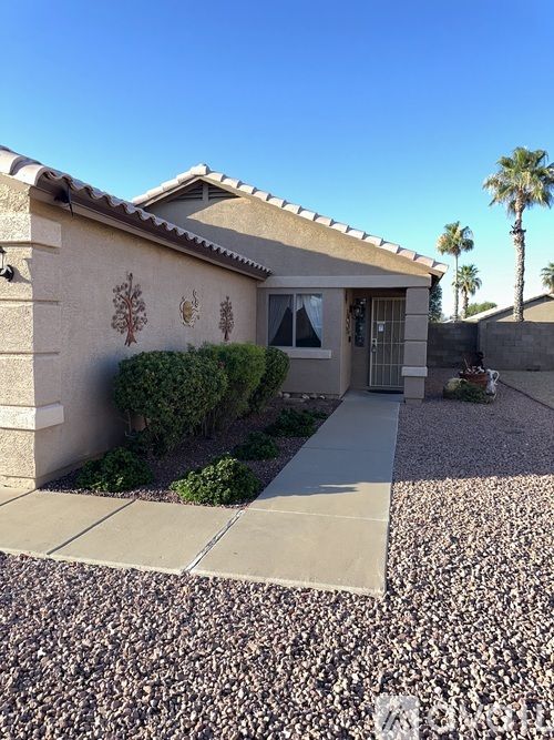 15743 West Elm Street 3 Beds Single Family Home for Rent - Photo gallery 3