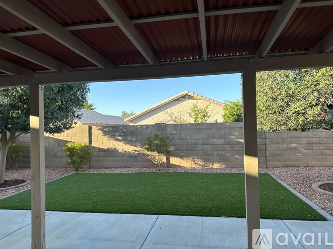 15743 West Elm Street 3 Beds Single Family Home for Rent - Photo gallery 4