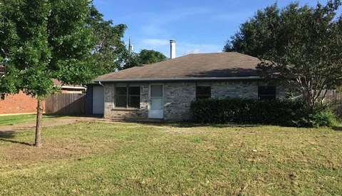 610 E Avenue E 3 Beds Apartment for Rent