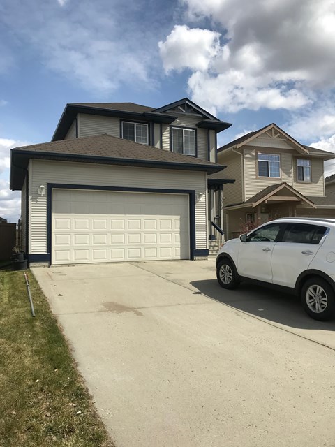 16319 90 Street Northwest 3 Beds Apartment for Rent