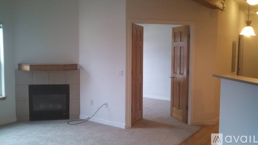 5220 Boardwalk Drive 2 Beds Condo for Rent - Photo gallery 5