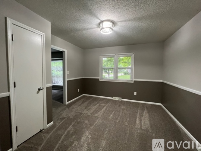 2010 Northeast 4th Street 4 Beds Single Family Home for Rent - Photo gallery 5