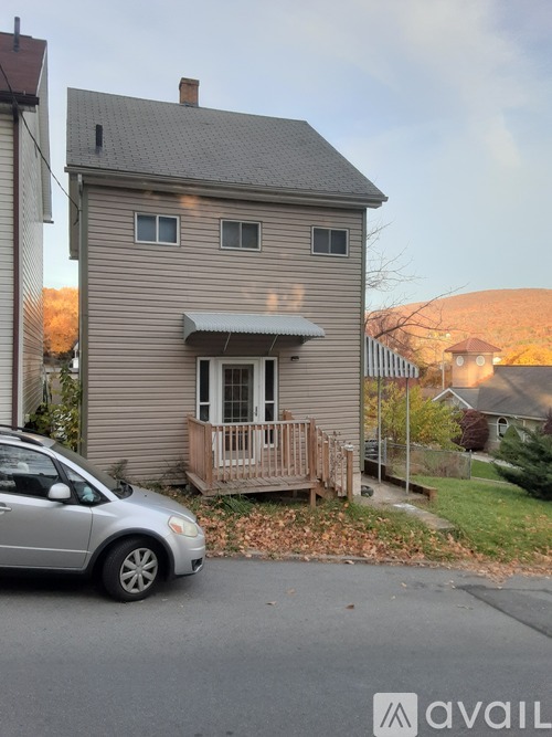 420 South 8th Street 3 Beds Single Family Home for Rent - Photo gallery 1