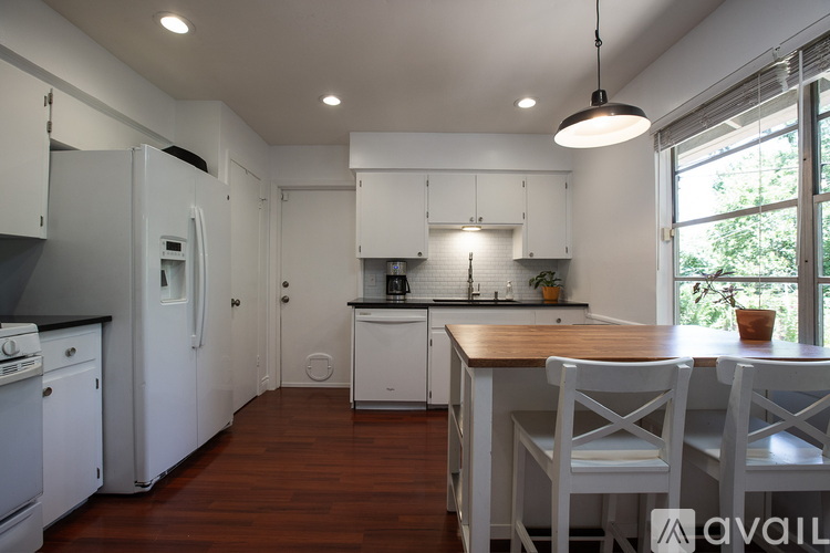 8511 Jamestown Drive 3 Beds Single Family Home for Rent - Photo gallery 2