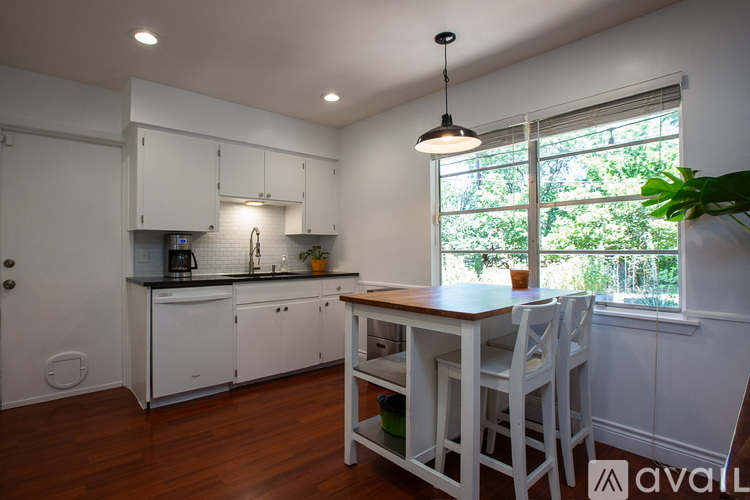 8511 Jamestown Drive 3 Beds Single Family Home for Rent - Photo gallery 3