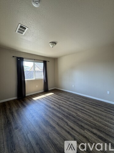 582 Angelus St 2 Beds Apartment for Rent - Photo gallery 2