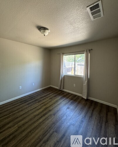 582 Angelus St 2 Beds Apartment for Rent - Photo gallery 3
