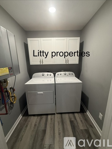 1072 Ozark Ave 3 Beds Single Family Home for Rent - Photo gallery 4