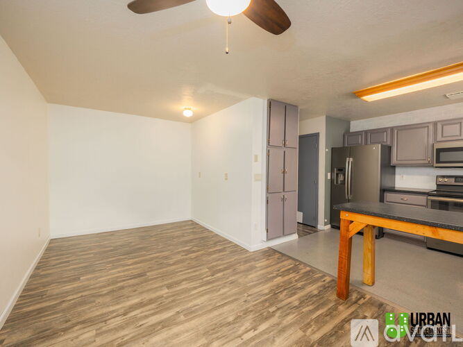 3216 E 29th Ave 3 Beds Single Family Home for Rent - Photo gallery 4