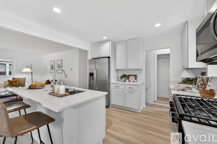 5554 N Navajo Ave 3 Beds Single Family Home for Rent - Photo gallery 4