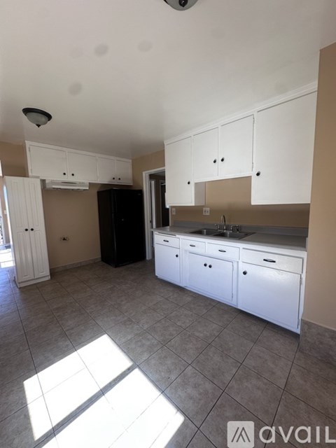 5422 Bishop St 2 Beds Apartment for Rent