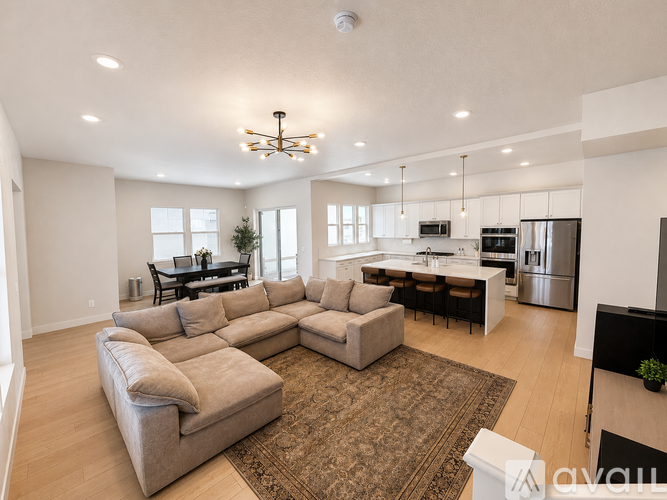 3069 N Stardew St 4 Beds Single Family Home for Rent - Photo gallery 3