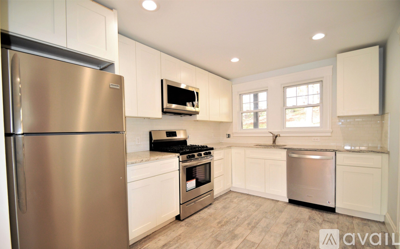 51 Leamington Rd 4 Beds Apartment for Rent - Photo gallery 4