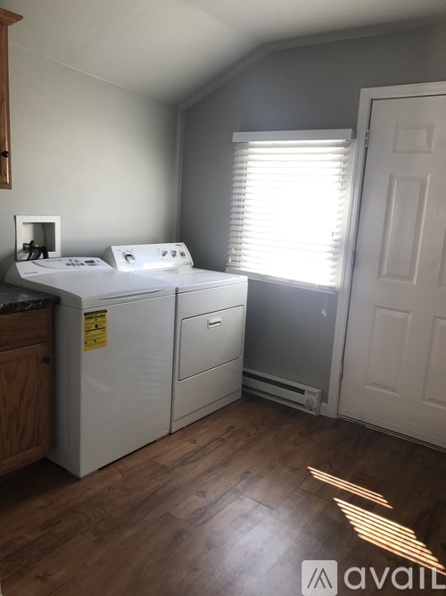 1316 E Carlisle Ave 4 Beds Single Family Home for Rent - Photo gallery 4