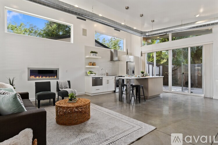 415 S Jackson St 1 Single Family Home for Rent - Photo gallery 3