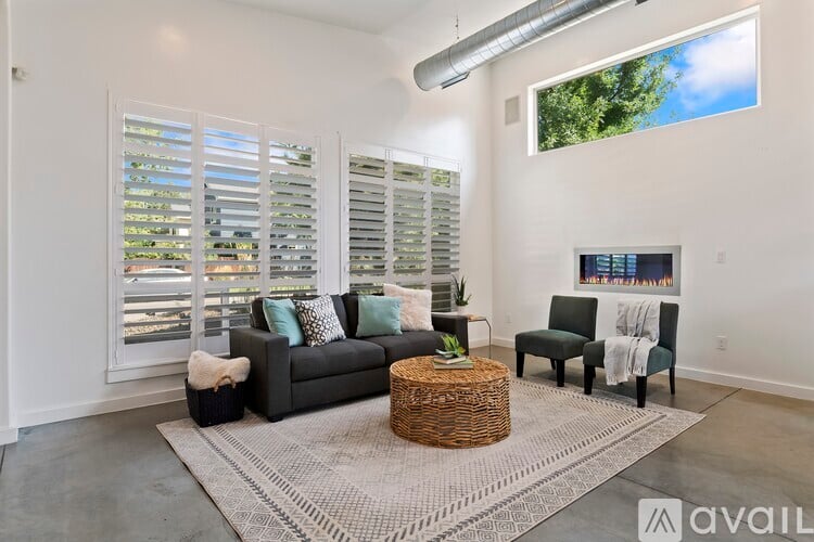 415 S Jackson St 1 Single Family Home for Rent - Photo gallery 4