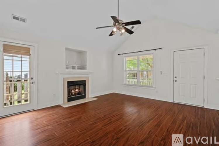 13605 Glencreek Ln 3 Beds Single Family Home for Rent - Photo gallery 3