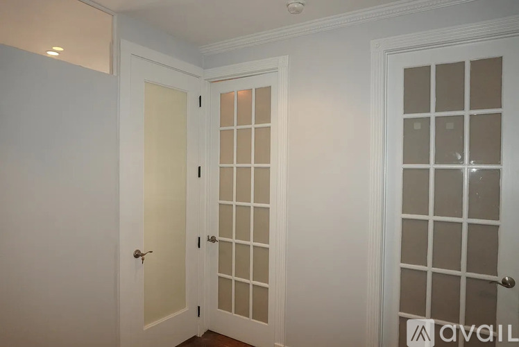 202 East 13th St 3 Beds Apartment for Rent - Photo gallery 1