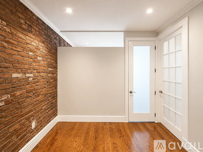 202 East 13th St 3 Beds Apartment for Rent - Photo gallery 4