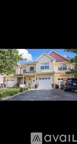 100 Pine Street 2 Beds Townhouse for Rent - Photo gallery 1
