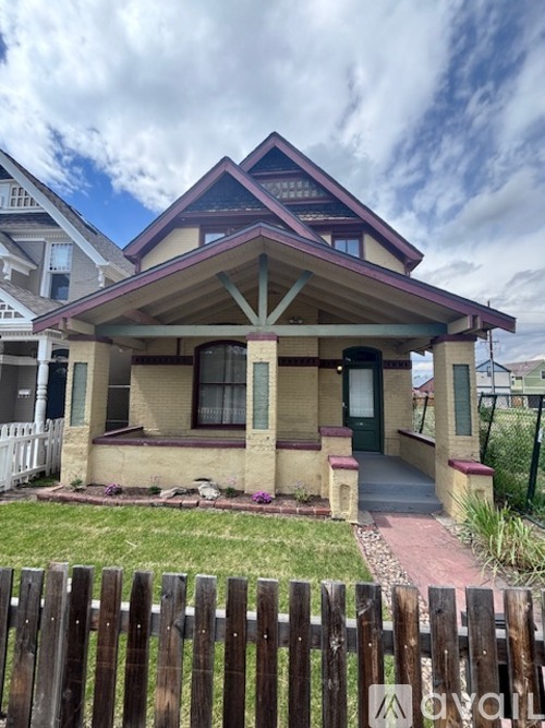 2811 Welton Street 4 Beds Single Family Home for Rent - Photo gallery 1