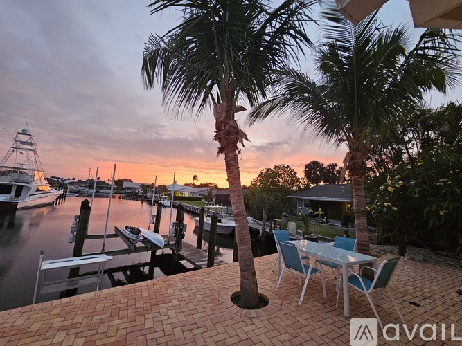 137 Queens Road 3 Beds Single Family Home for Rent - Photo gallery 1