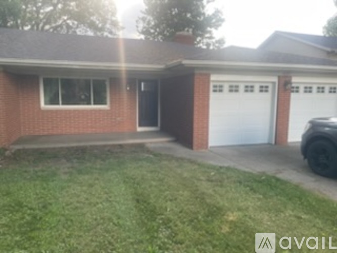 6207 Grandview Drive 3 Beds Single Family Home for Rent - Photo gallery 1