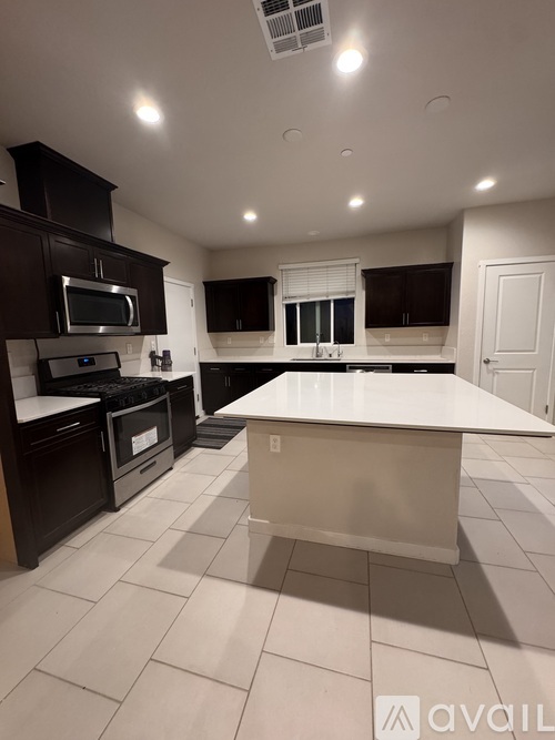 4049 North Contessa Avenue 3 Beds Single Family Home for Rent - Photo gallery 2