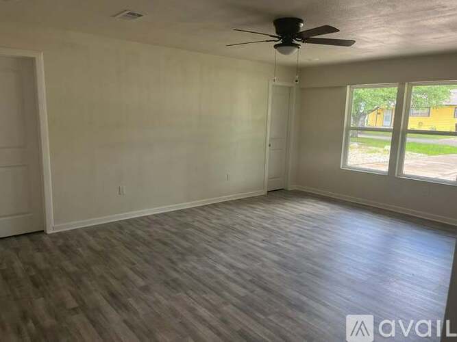 2605 Hillcrest Avenue 3 Beds Single Family Home for Rent - Photo gallery 4