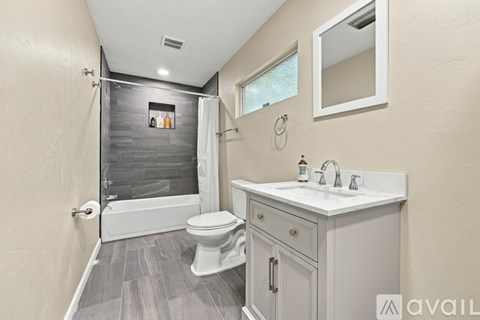 528 NW 36Th St 7 Beds Apartment for Rent