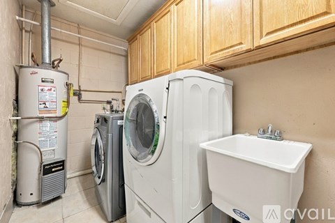 528 NW 36Th St 7 Beds Apartment for Rent