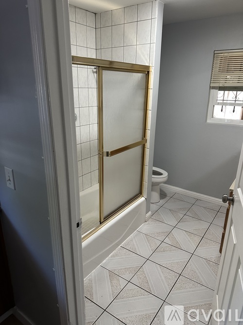 2203 8th Avenue 4 Beds Single Family Home for Rent - Photo gallery 5
