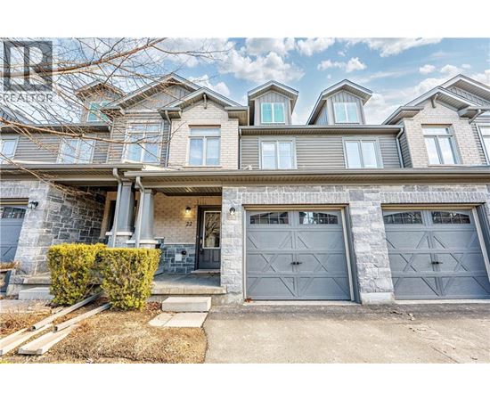 22 ARLINGTON Crescent Unit# 22 3 Beds Condo, Home, Townhouse for Rent - Photo gallery 1