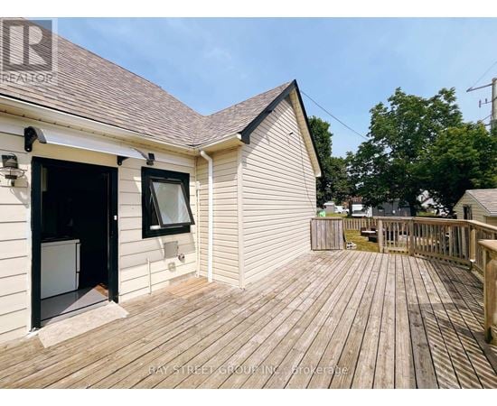 #REAR - 70 COURTWRIGHT STREET 2 Beds House for Rent - Photo gallery 1