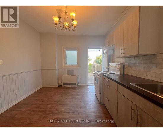 #REAR - 70 COURTWRIGHT STREET 2 Beds House for Rent - Photo gallery 3