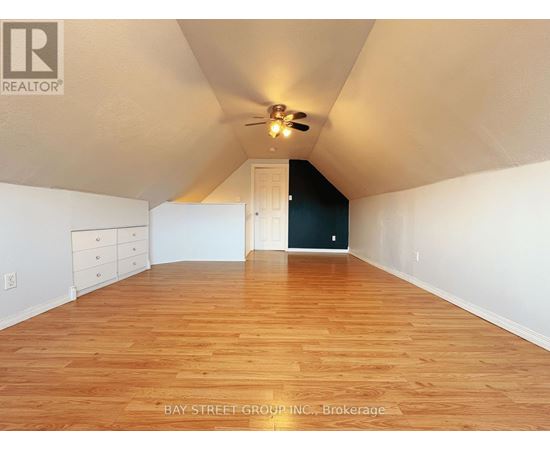 #FRONT - 70 COURTWRIGHT STREET 1 House for Rent - Photo gallery 5
