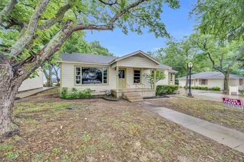 214 W Belt Line Rd Studio Apartment for Rent