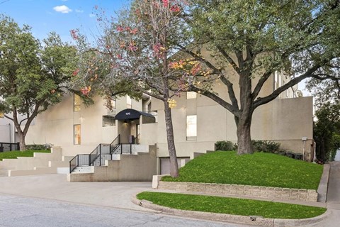 4242 Travis 2 Beds Apartment for Rent