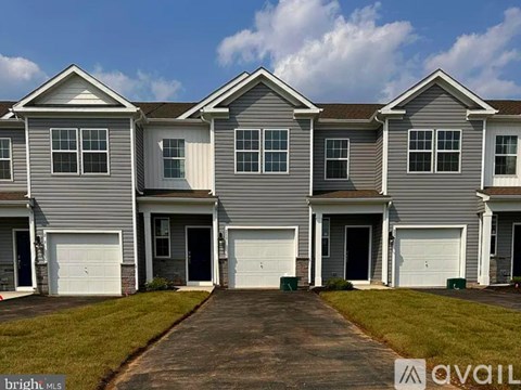 141 Mazzeo Drive 3 Beds Apartment for Rent