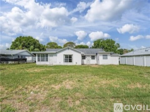 136 16Th Avenue 3 Beds Apartment for Rent