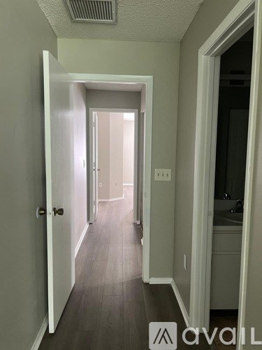 2879 Thaxton Dr 2 Beds Apartment for Rent