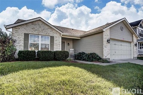 32 North Glen Oak Drive 3 Beds Apartment for Rent