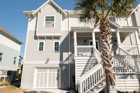 6542 Carlinga Dr 4 Beds Apartment for Rent