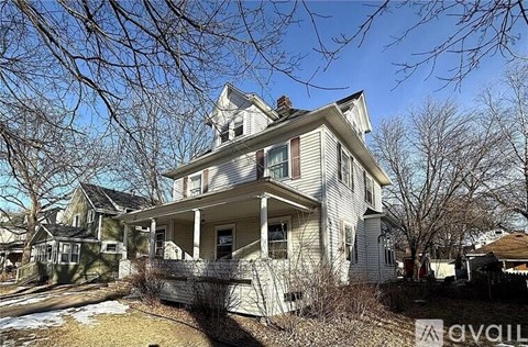 214 South 5Th Street 4 Beds Apartment for Rent